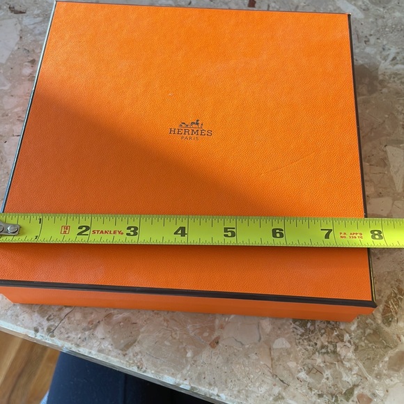 Hermes belt box with ribbon! - Picture 6 of 7